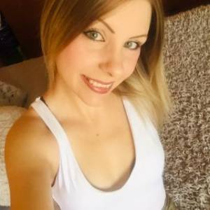 StudentinHot